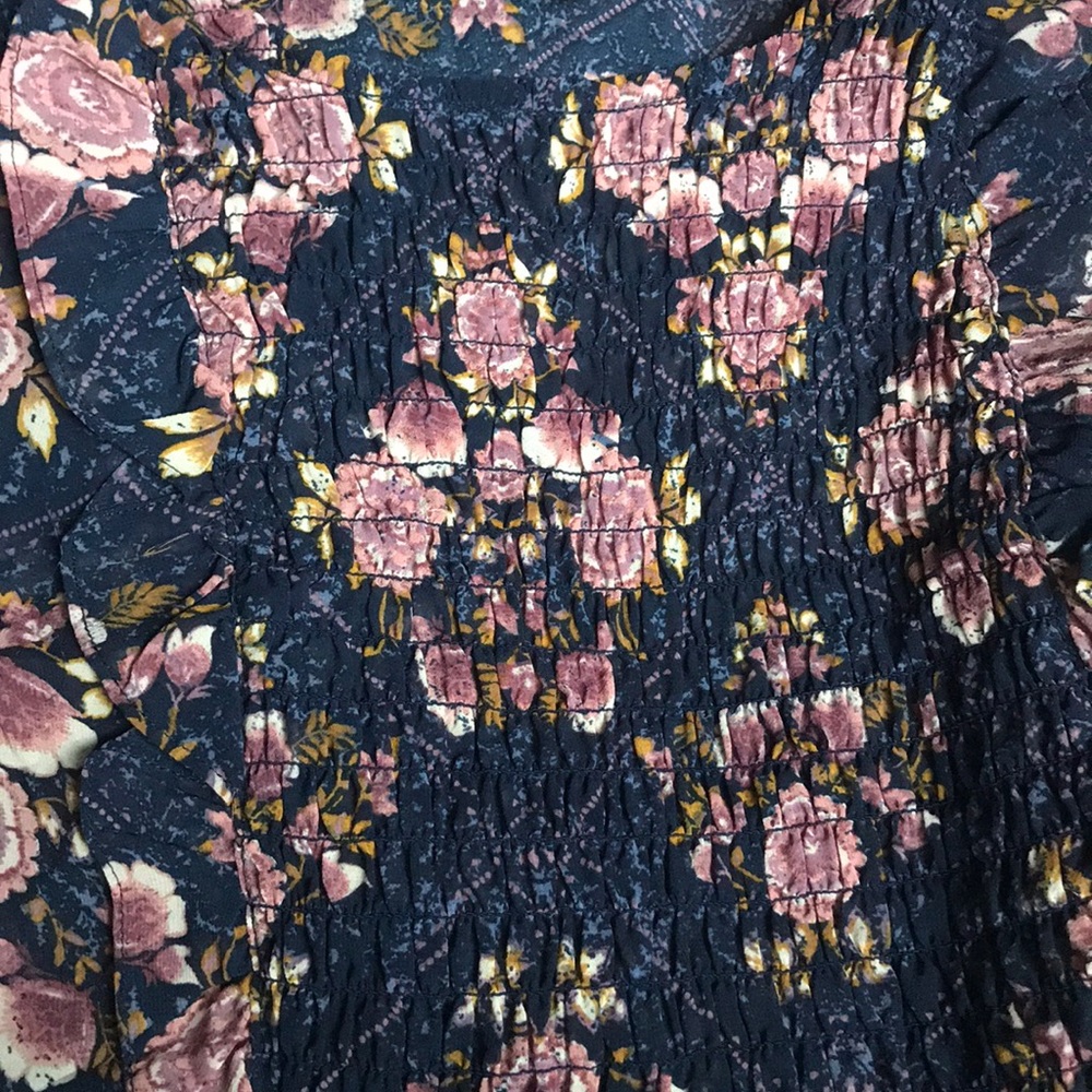 💥30% OFF BUNDLES💥 NWT Knox rose floral blouse - Picture 8 of 8